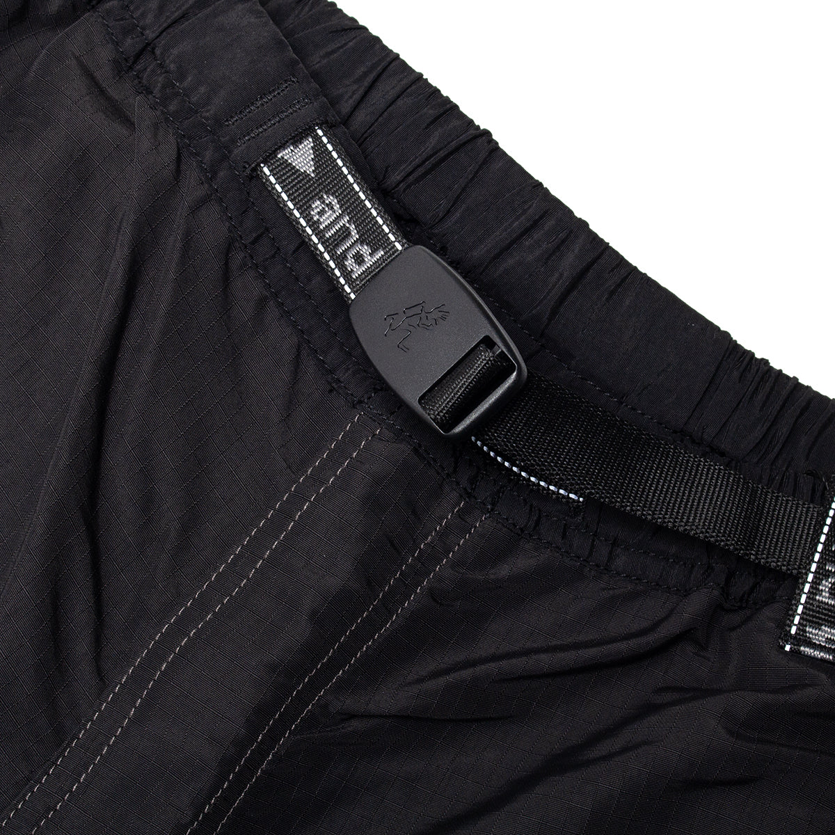 Gramicci x And Wander Ripstop Voyager Pants
Color : Black