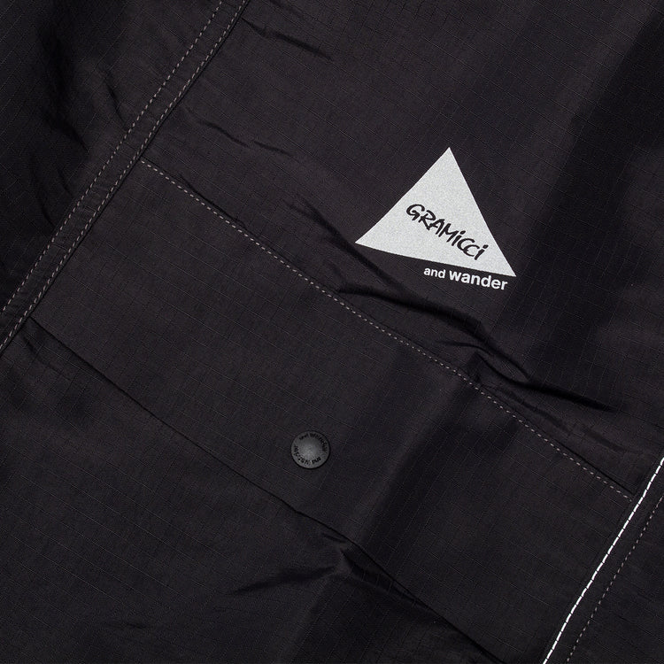 Gramicci x And Wander Ripstop Voyager Pants
Color : Black