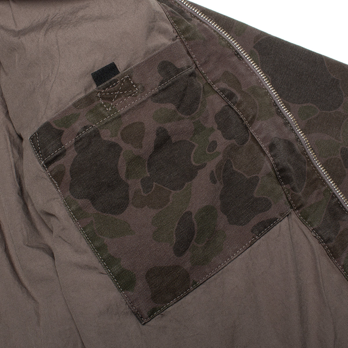 Carhartt WIP - Duck Detroit Jacket
Style # I034281-3EL
Color : Green / Porphyry Camo Duck (Garment Dyed)