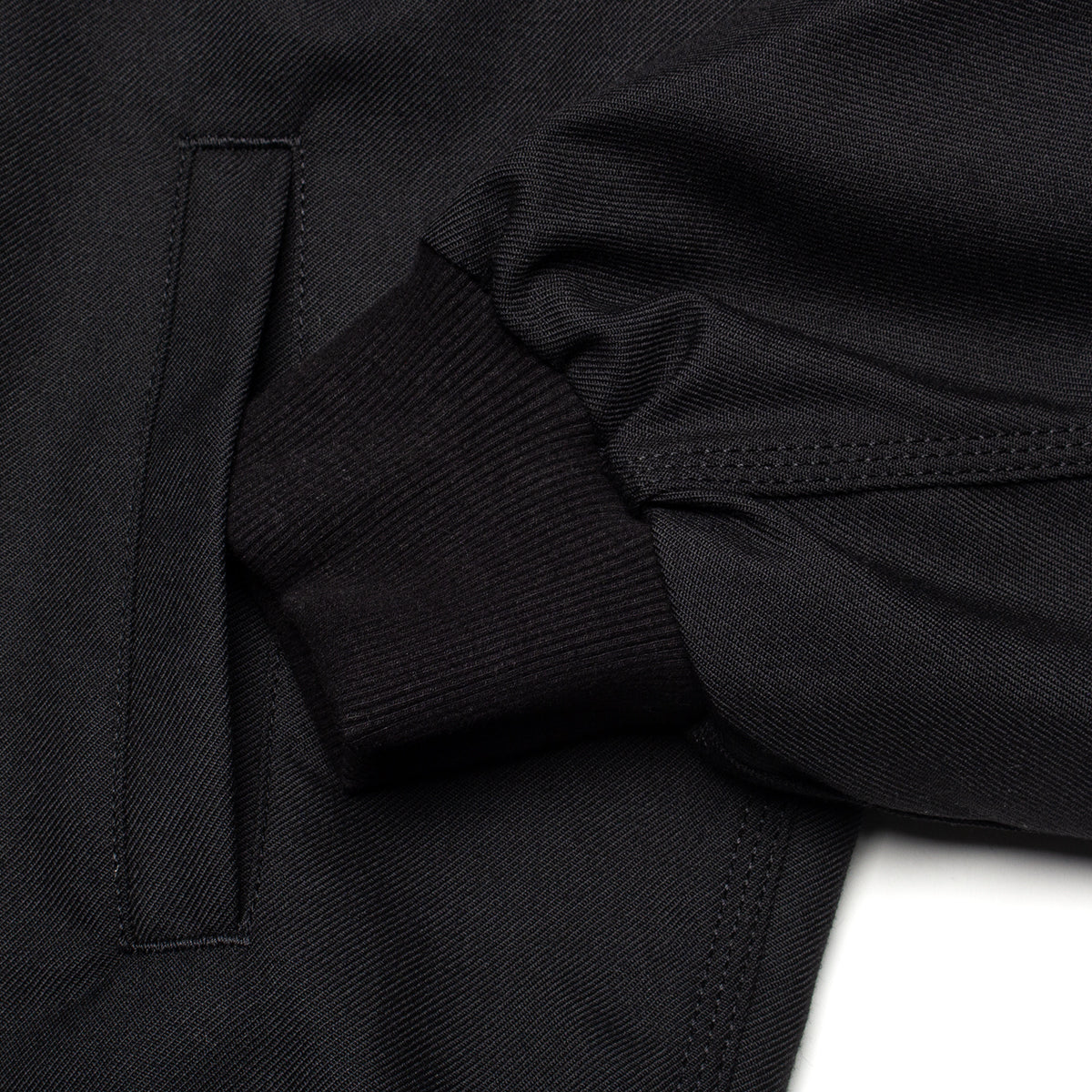 Carhartt WIP - Ray Jacket
Style # I035622-8901
Color : Black (Rigid)