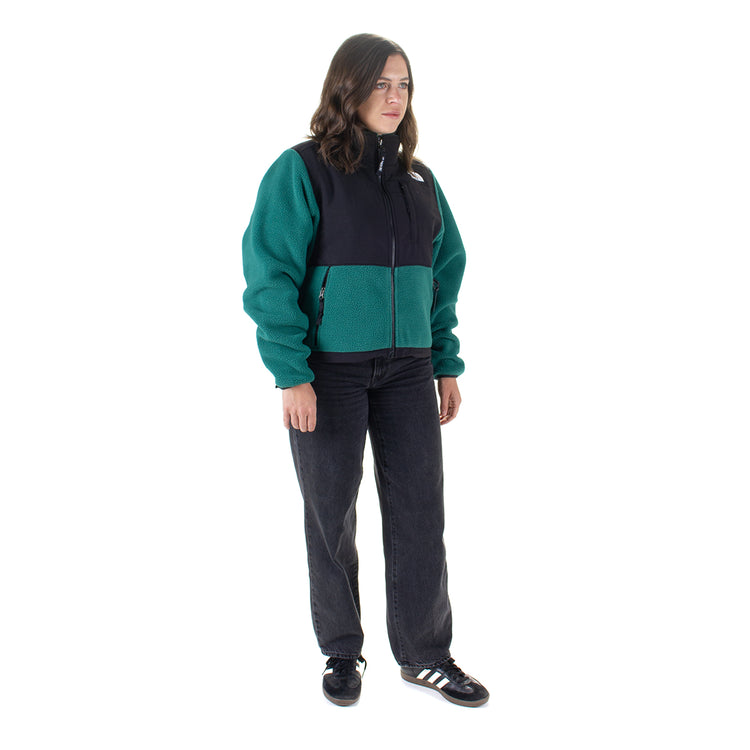 The North Face | Women's Retro Denali Jacket
Style # NF0A88YRS9W1
Color : Evergreen / TNF Black