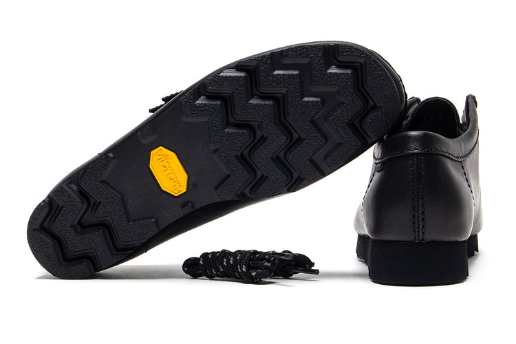 Clarks Original - Wallabee Gore-Tex
Style # 26183074
Color : Black