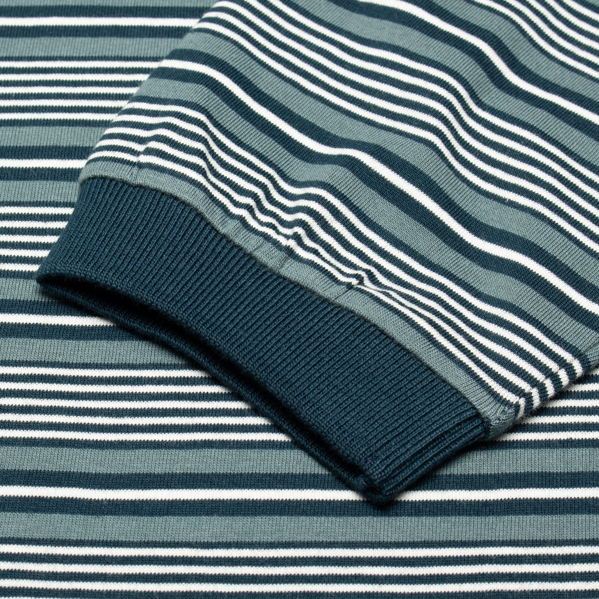 Carhartt WIP - Women's Largo L/S T-Shirt
Style # I035530-37H
Color : Striped Deep Lagoon