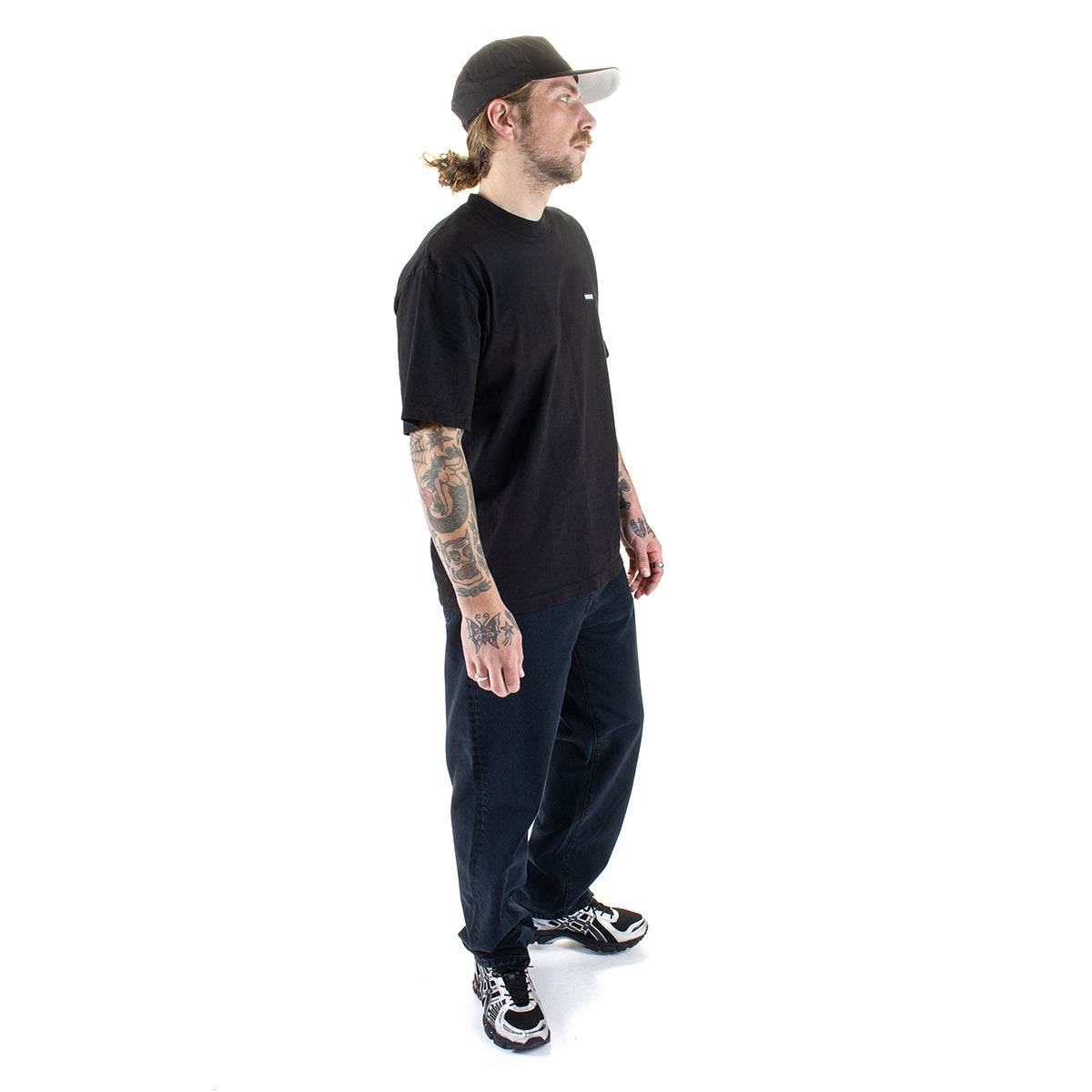 Carhartt WIP - Aaron Pant
Style # I034237-01LF
Color : Blue (Midnight Washed)