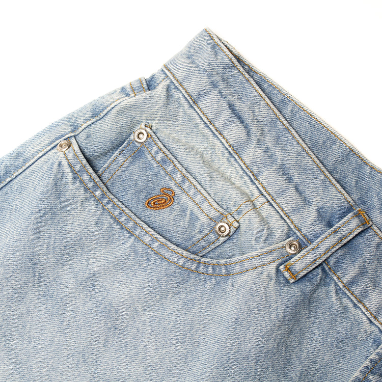 Stussy | Big Ol' Jean Denim
Style # 116599
Color : Light Wash