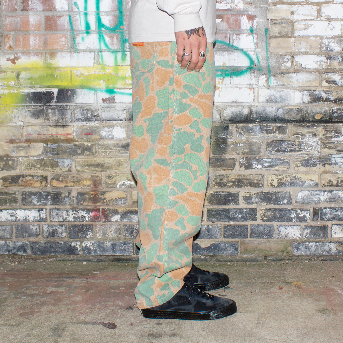 Butter Goods | Santosuosso Camo Pants Color : Washed Camo