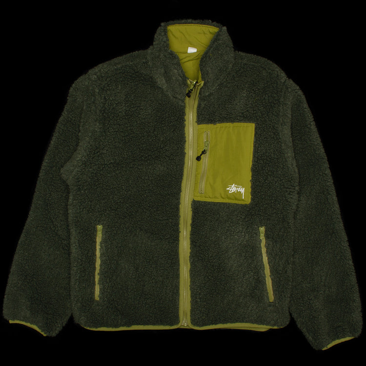 Stussy | Sherpa Reversible Jacket
Style # 118529
Color : Dark Green