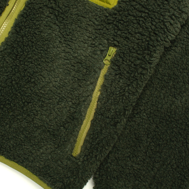 Stussy | Sherpa Reversible Jacket
Style # 118529
Color : Dark Green