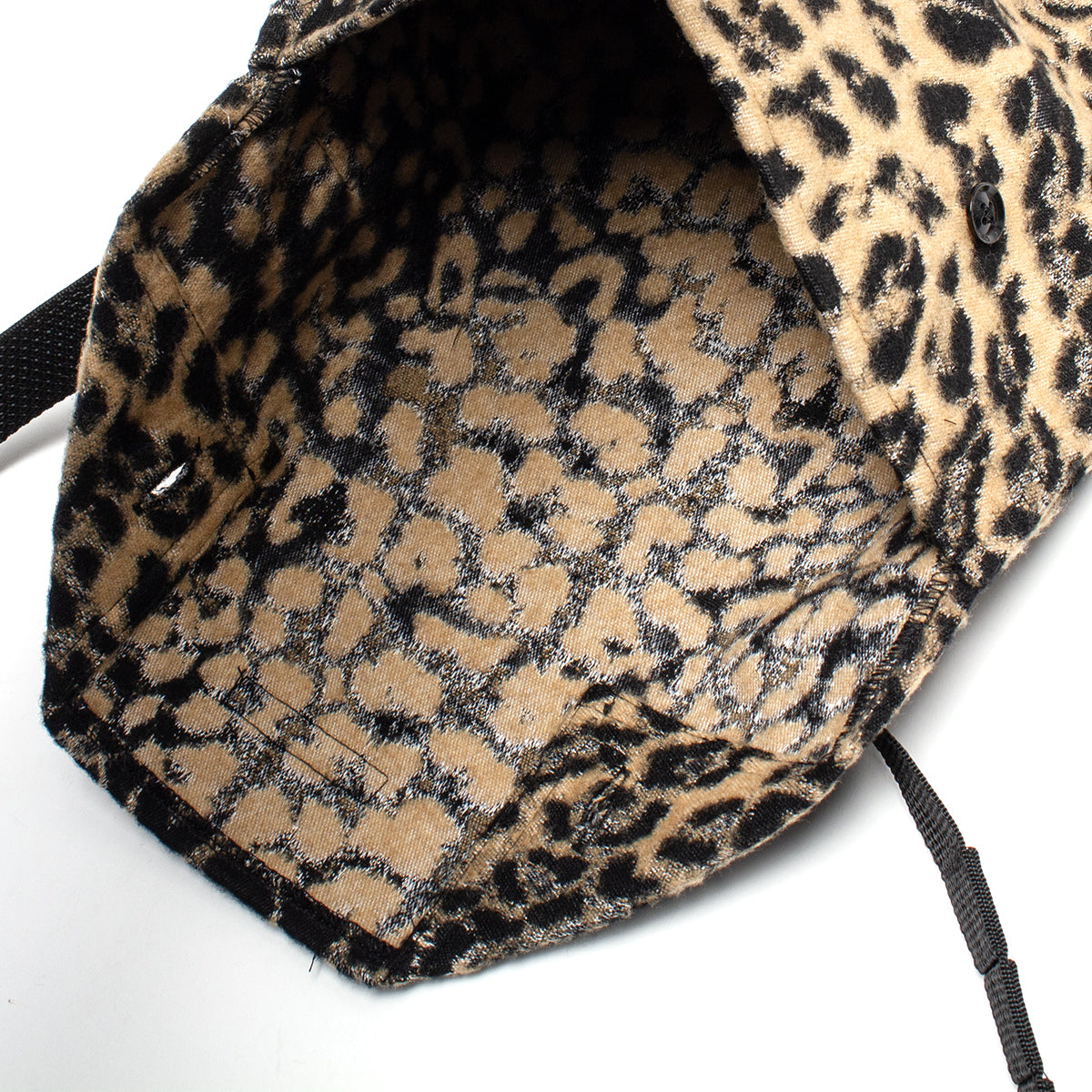Engineered Garments - Shoulder Pouch
Style # 26F1H008
Color : Leopard / Brown