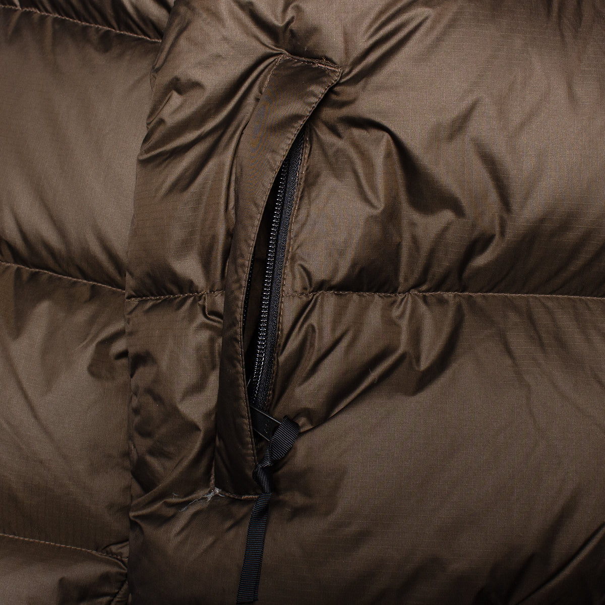 The North Face - Women's 1996 Retro Nuptse Jacket
Style # NF0A3XEONMF1
Color : Dark Chestnut