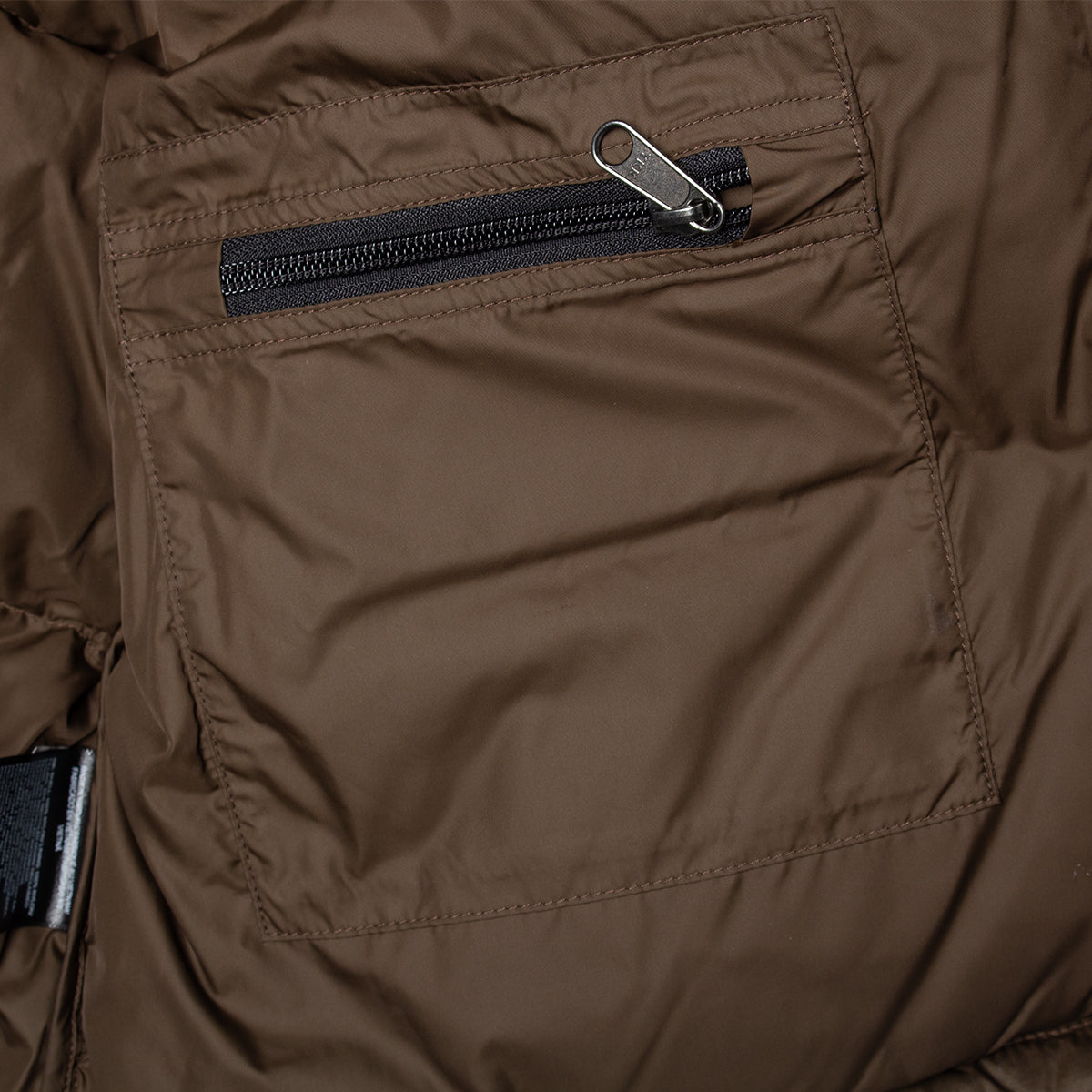 The North Face - Women's 1996 Retro Nuptse Jacket
Style # NF0A3XEONMF1
Color : Dark Chestnut