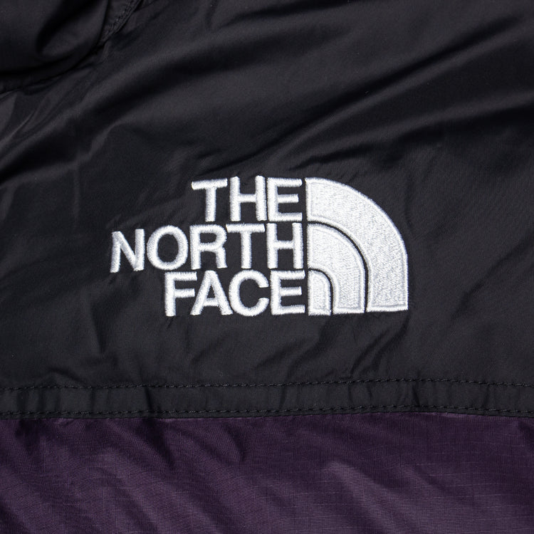 The North Face - Women's 1996 Retro Nuptse Jacket
Style # NF0A3XEOGJI1
Color : Endless Dusk / TNF Black