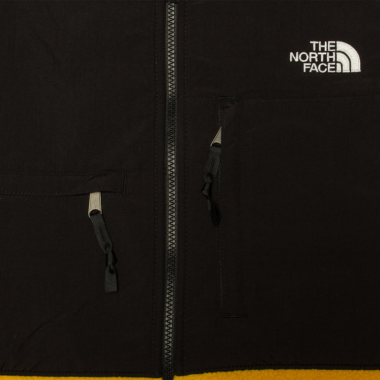 The North Face | Retro Denali Jacket
Style # NF0A88XHZU31
Color : Summit Gold / TNF Black