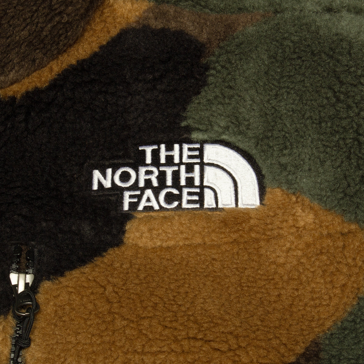 The North Face | Denali X Jacket
Style # NF0A86ZW67I1
Color : TNF Black / Block Camo Pattern