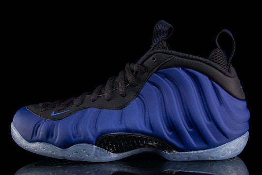 Nike - Air Foamposite One
Style # HJ5195-400
Color : Deep Royal / Black Ice