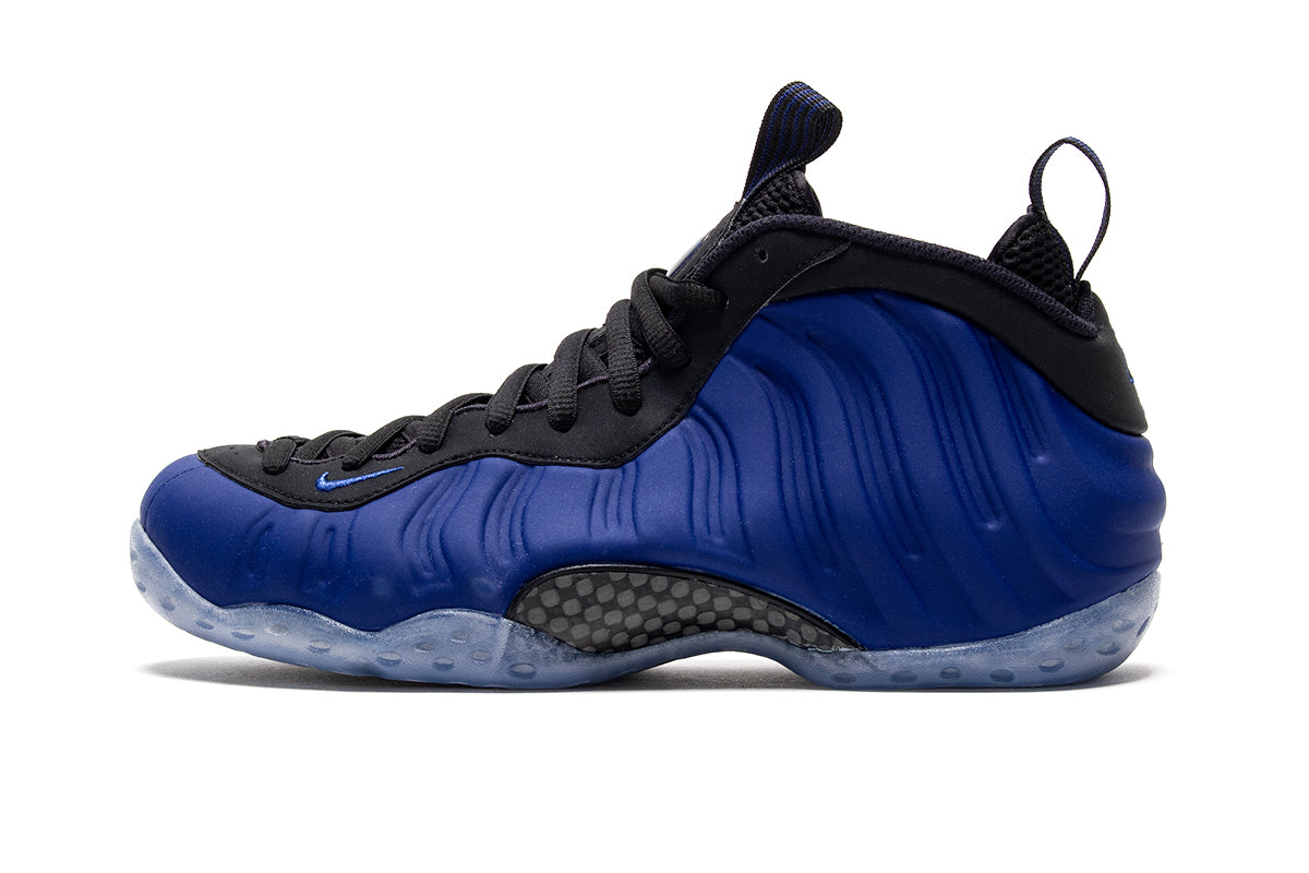 Nike - Air Foamposite One
Style # HJ5195-400
Color : Deep Royal / Black Ice
