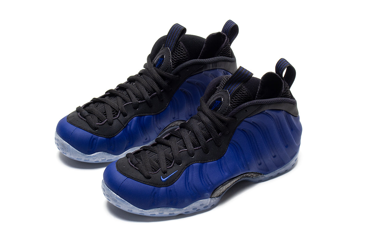 Nike - Air Foamposite One
Style # HJ5195-400
Color : Deep Royal / Black Ice
