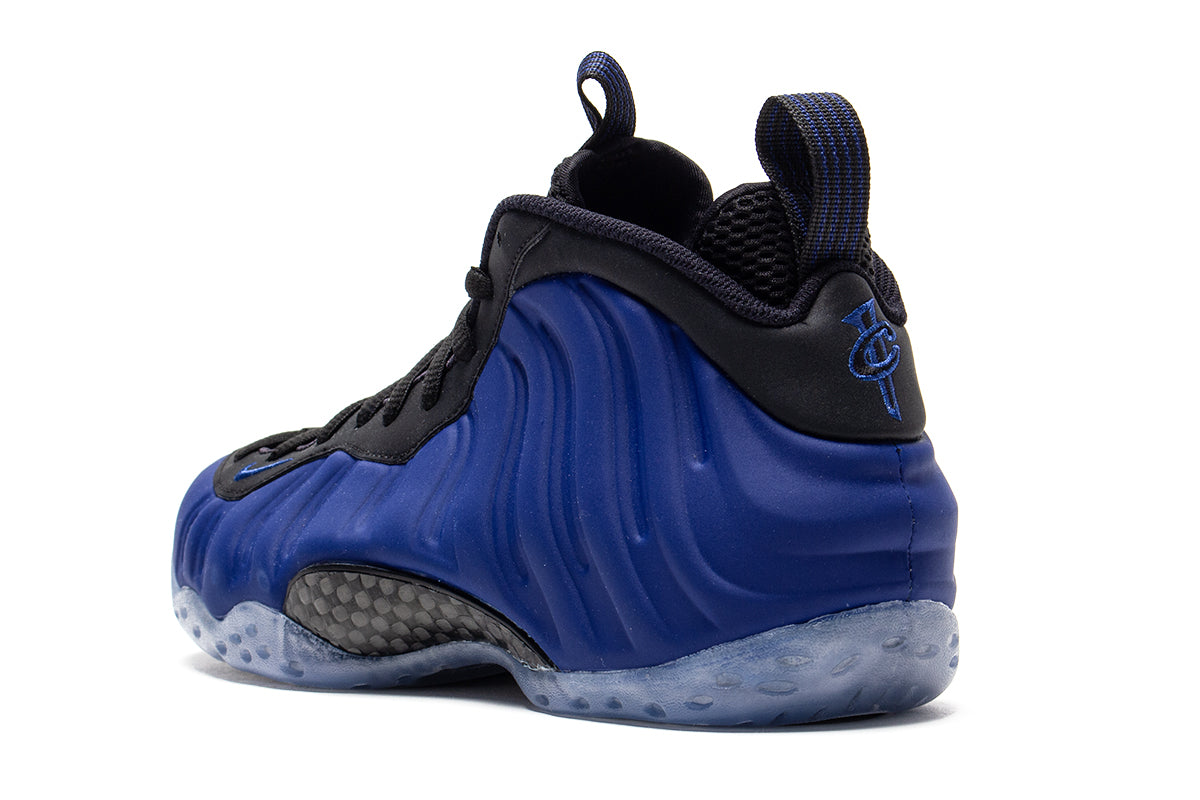 Nike - Air Foamposite One
Style # HJ5195-400
Color : Deep Royal / Black Ice