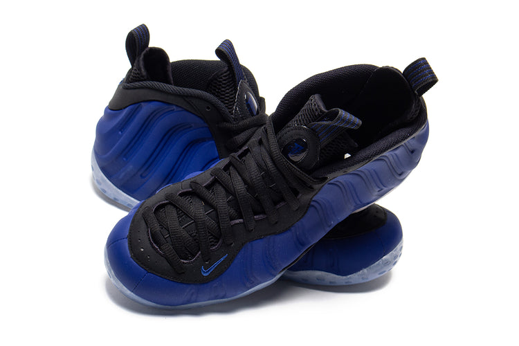 Nike - Air Foamposite One
Style # HJ5195-400
Color : Deep Royal / Black Ice