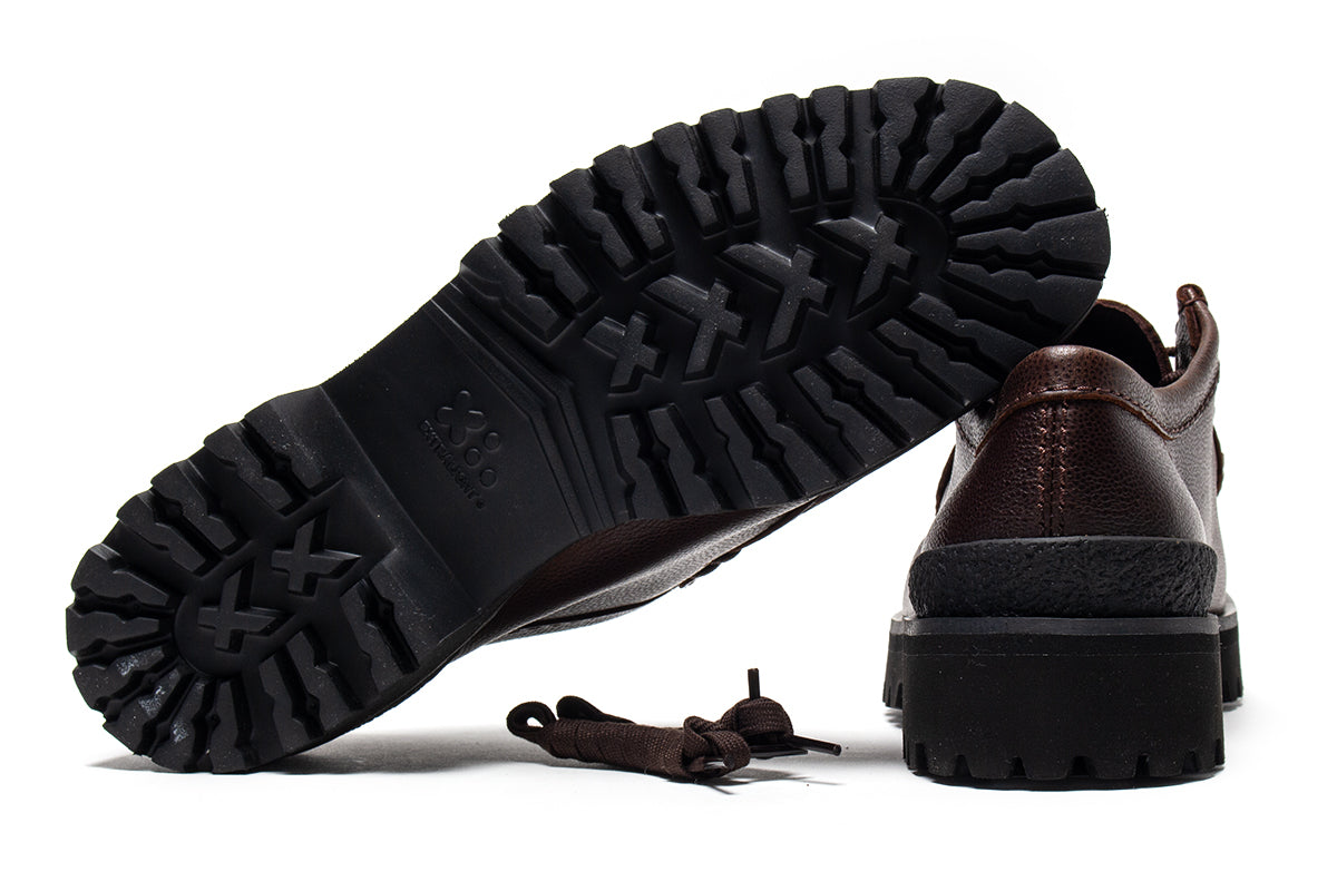 Clarks Original - Walla Yukoner
Style # 26183314
Color : Brown Scotch Grain