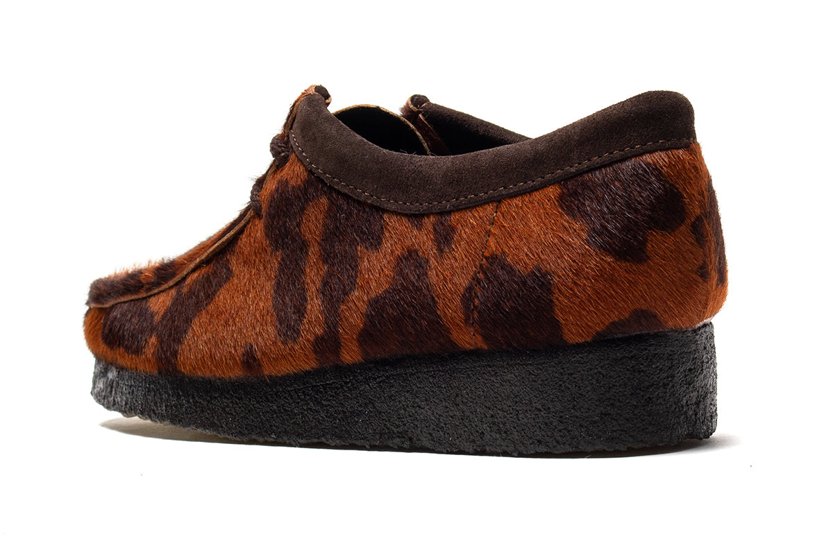 Clarks Original - Wallabee&nbsp;
Style # 26183072
Color : Brown Cow Print