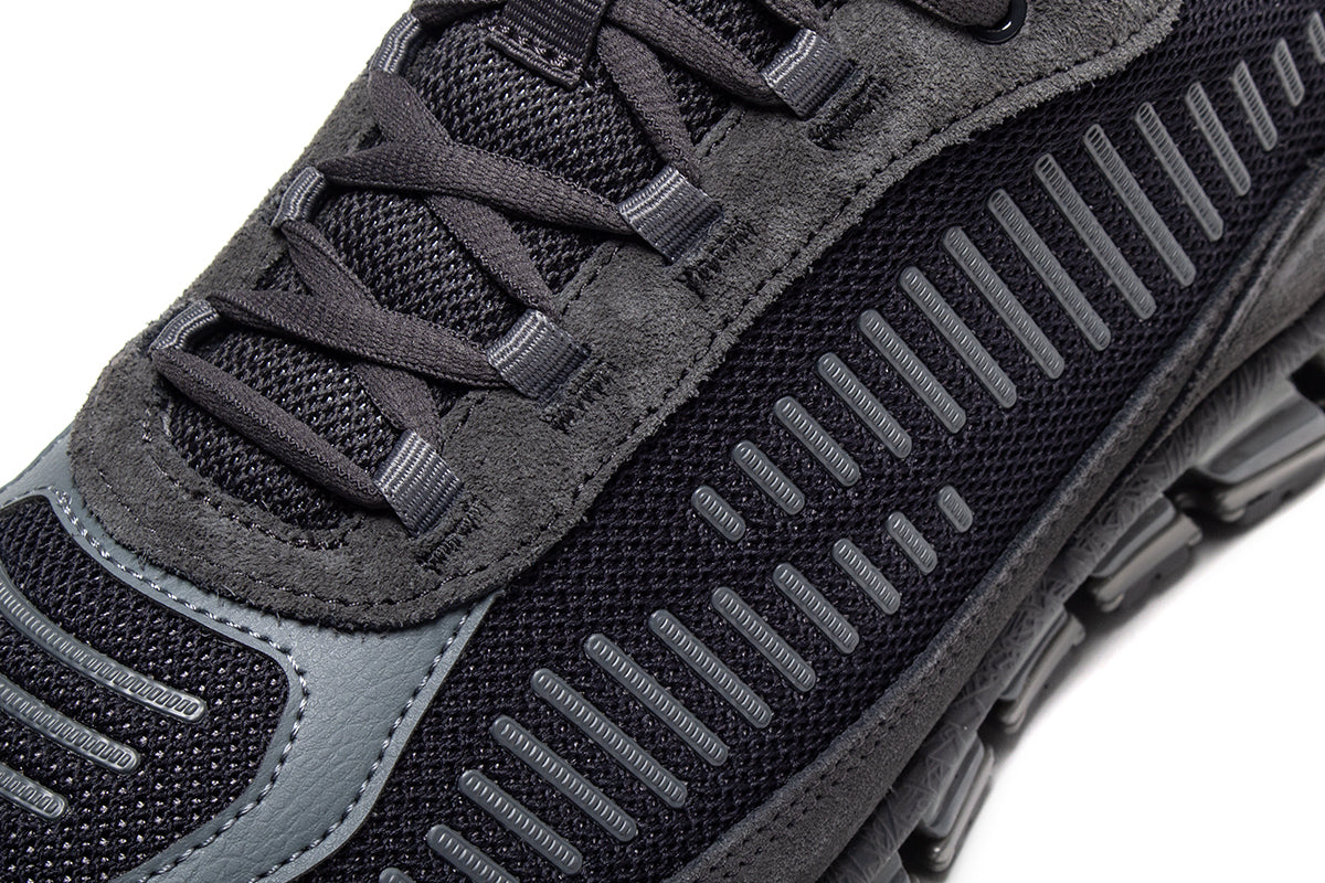 Asics - Gel-Quantum 360 I Amp
Style # 1203A731.001
Color : Black / Graphite Grey