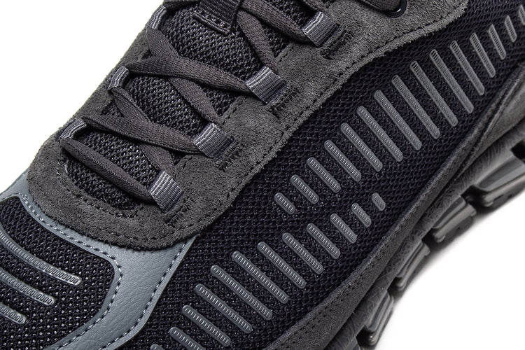 Asics - Gel-Quantum 360 I Amp
Style # 1203A731.001
Color : Black / Graphite Grey