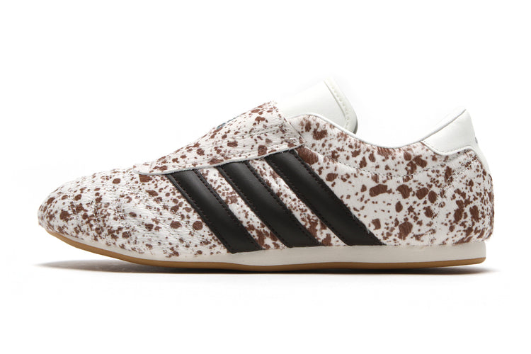 Adidas Originals - Taekwondo Pony Print
Style # KK4938
Color : Off White / Dark Brown / Gum