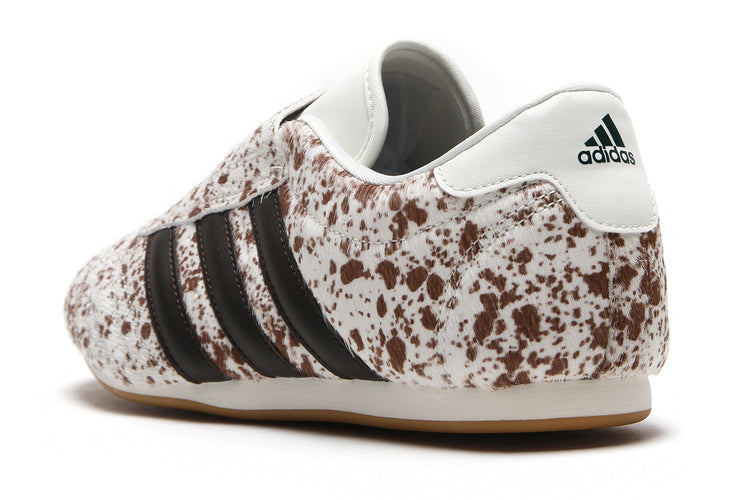 Adidas Originals - Taekwondo Pony Print
Style # KK4938
Color : Off White / Dark Brown / Gum