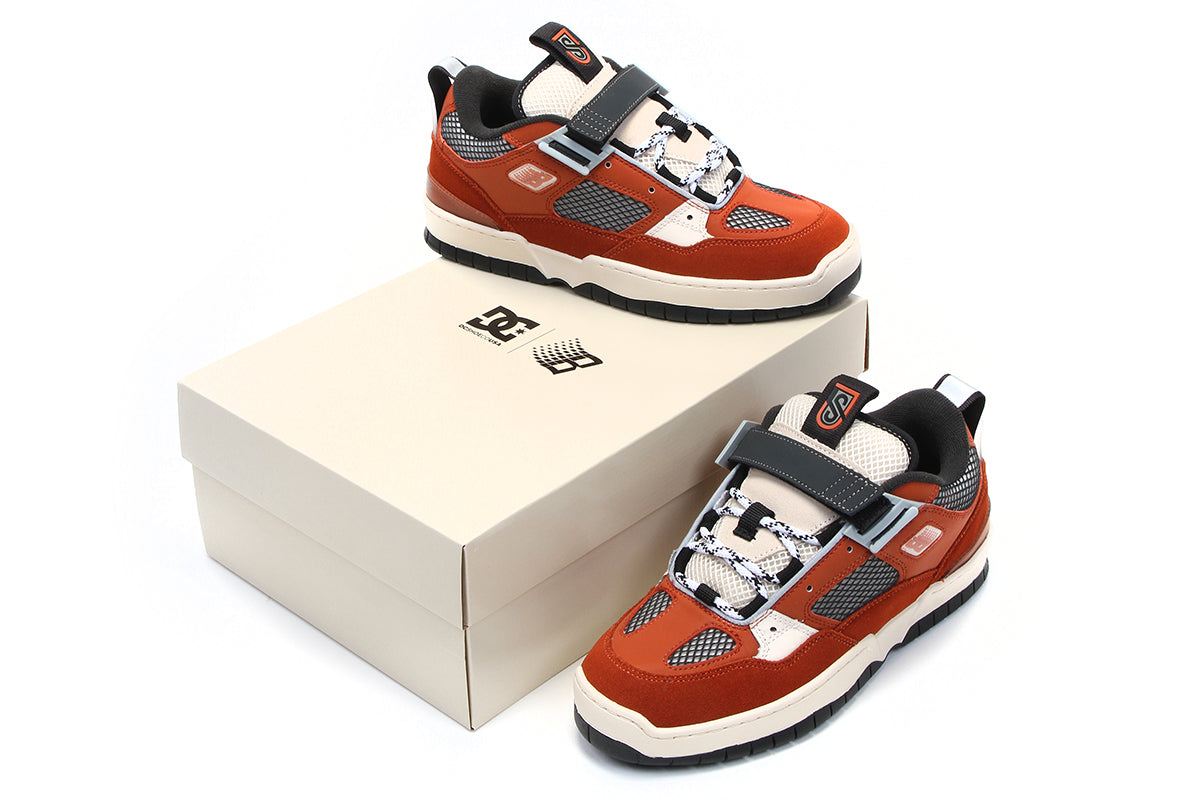 DC - JS-1 x Bronze 56k
Style # DC02775210
Color : Bronze