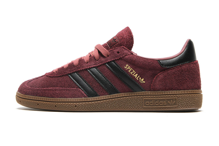 Adidas Originals - Handball Spezial
Style # KJ7414
Color : Maroon / Core Black / Gum