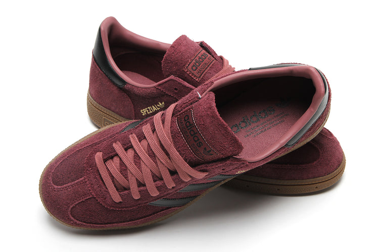 Adidas Originals - Handball Spezial
Style # KJ7414
Color : Maroon / Core Black / Gum