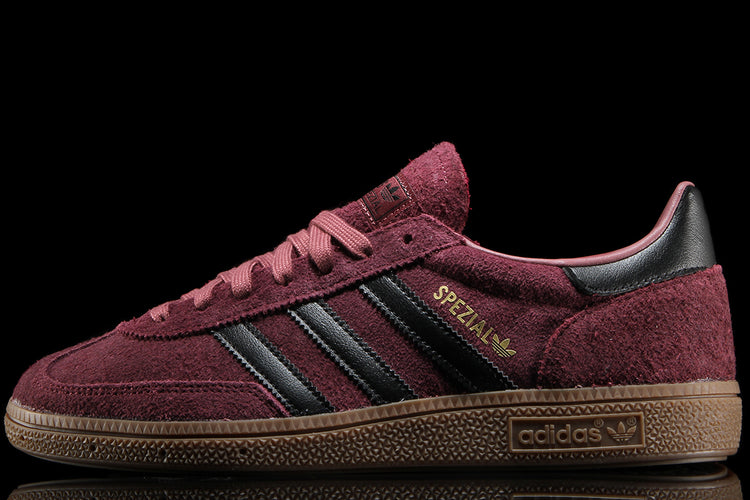 Adidas Originals - Handball Spezial
Style # KJ7414
Color : Maroon / Core Black / Gum