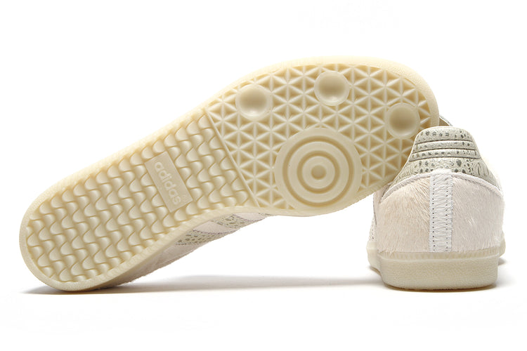 Adidas Originals - Samba OG
Style # KI7234
Color : Cream White / Cream White / Maroon