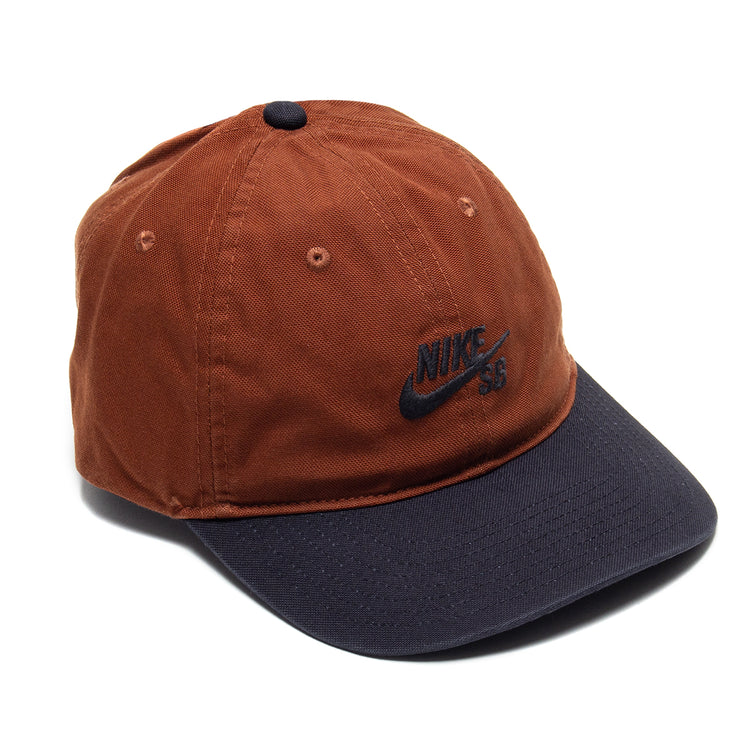 Nike SB - Logo Hat
Style # HF7278-245
Color : Cinnamon / Black