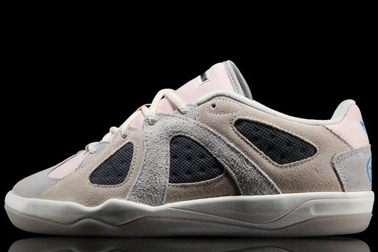 Adidas - Badbo 1.0 Low
Style # LC5466
Color : Chalk White / Grey Two / Pink