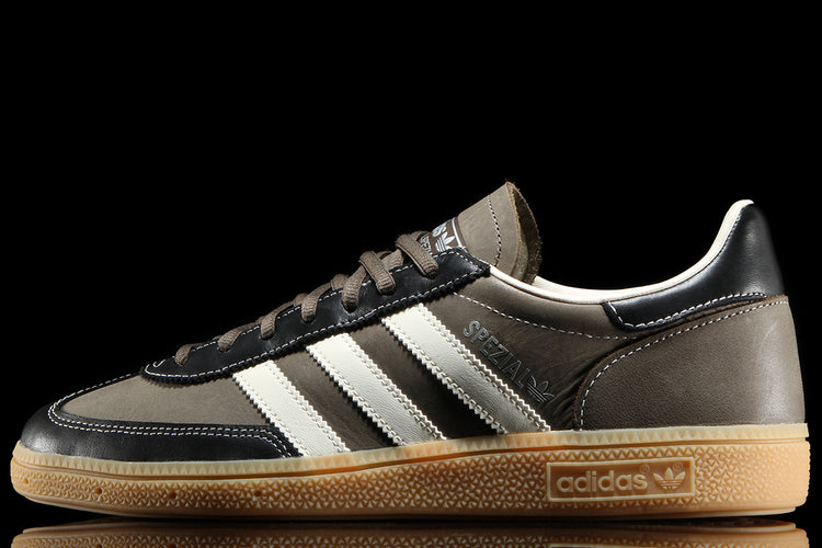 Adidas Originals - Handball Spezial
Style # KJ7417
Color : Branch / Cream White / Core Black