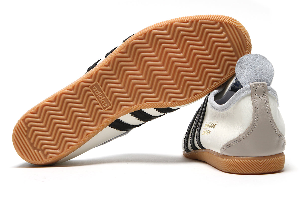 Adidas Originals - Japan
Style # KK3439
Color : Off White / Core Black / Wonder Beige