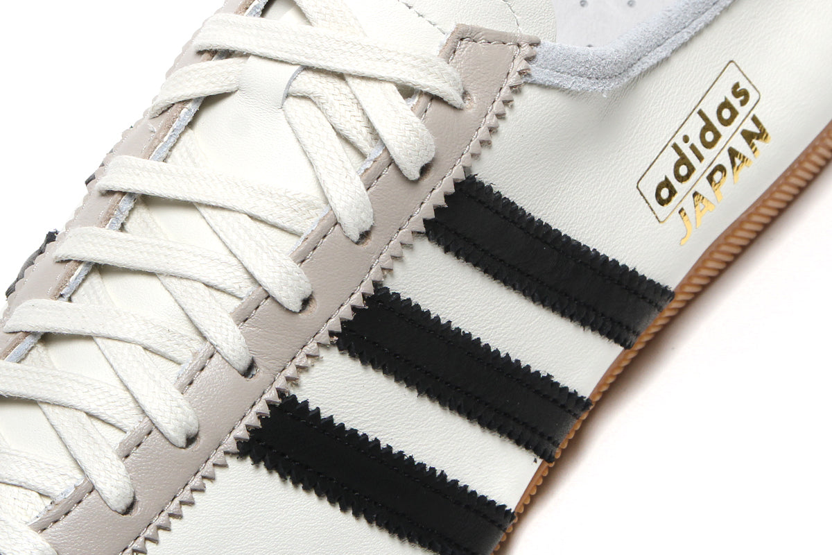 Adidas Originals - Japan
Style # KK3439
Color : Off White / Core Black / Wonder Beige