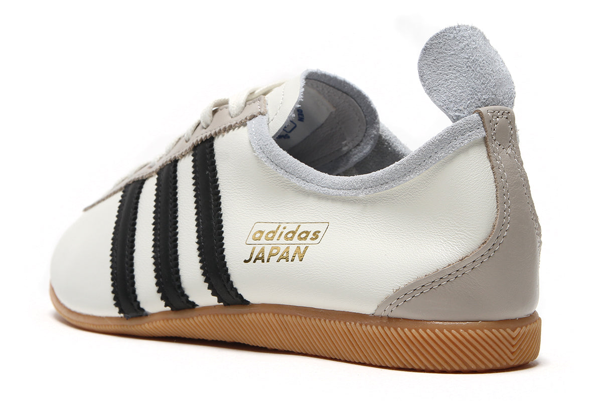 Adidas Originals - Japan
Style # KK3439
Color : Off White / Core Black / Wonder Beige