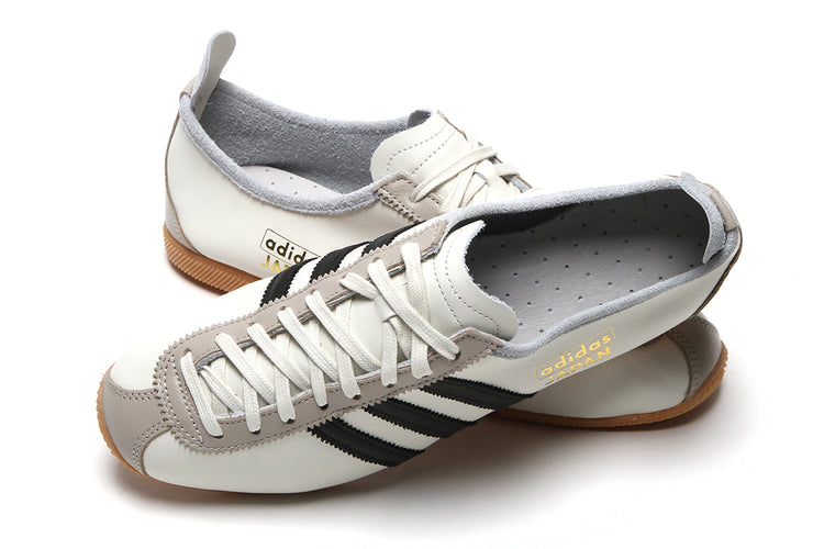 Adidas Originals - Japan
Style # KK3439
Color : Off White / Core Black / Wonder Beige