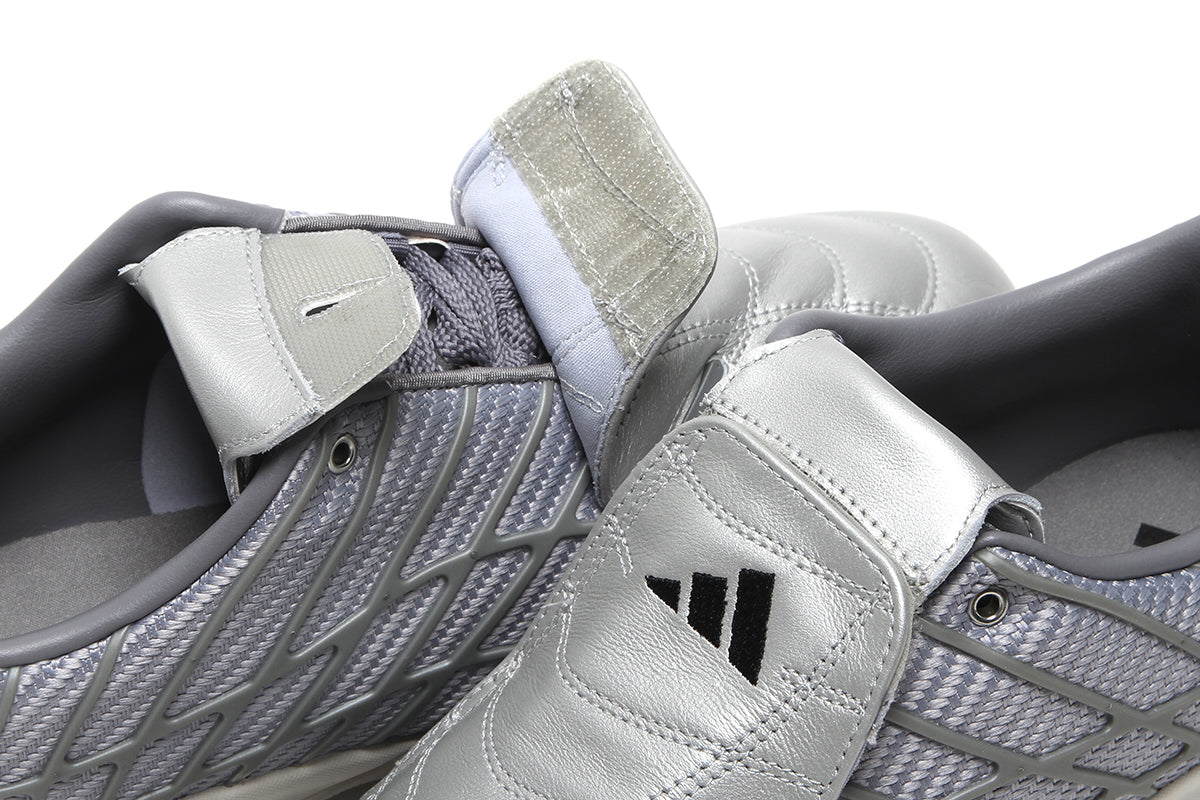 Adidas Originals - F50 Sala
Style # HQ9242
Color : Metallic Silver