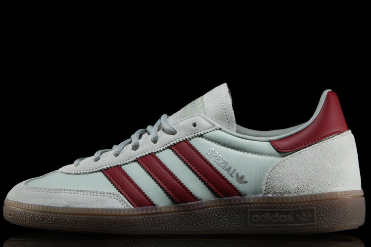 Adidas Originals - Handball Spezial
Style # IH6595
Color : Lt Green / Burgundy