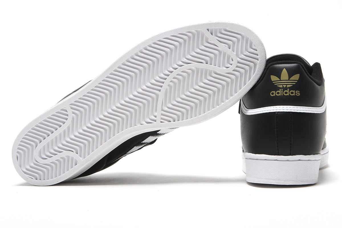 Adidas - Pro Shell ADV
Style # HQ9418
Color : Core Black / Footwear White