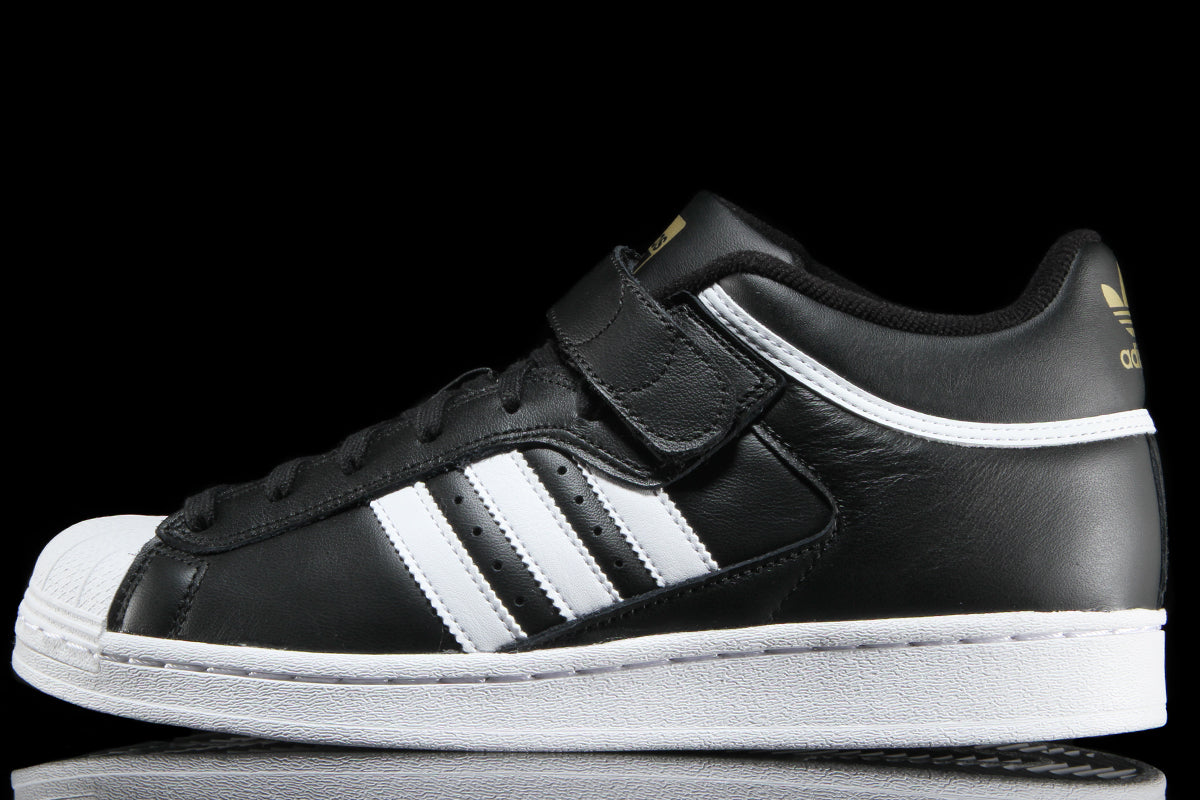 Adidas - Pro Shell ADV
Style # HQ9418
Color : Core Black / Footwear White