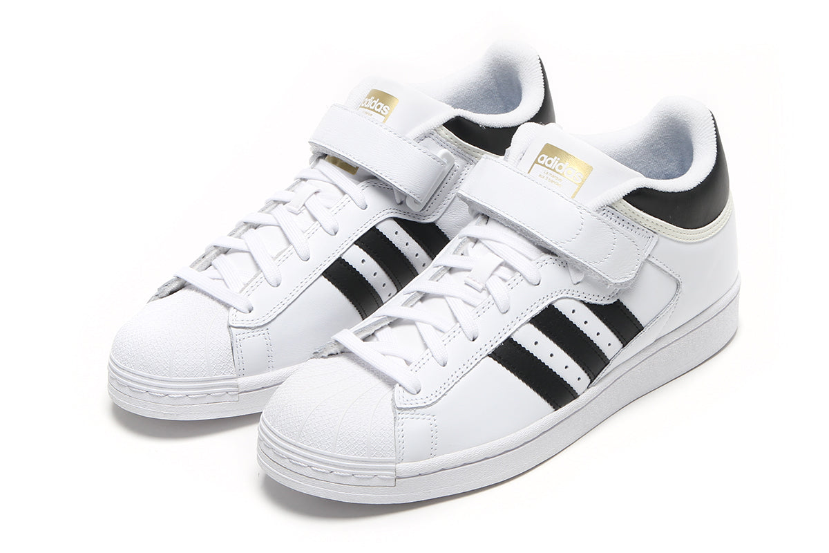 Adidas - Pro Shell ADV
Style # JP8535
Color : Footwear White / Core Black / Gold Metallic