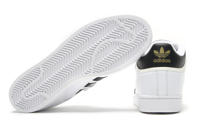 Adidas - Pro Shell ADV
Style # JP8535
Color : Footwear White / Core Black / Gold Metallic