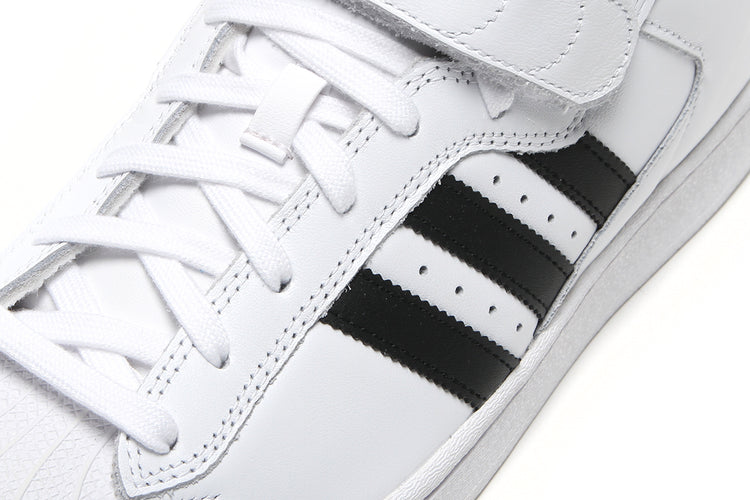 Adidas - Pro Shell ADV
Style # JP8535
Color : Footwear White / Core Black / Gold Metallic