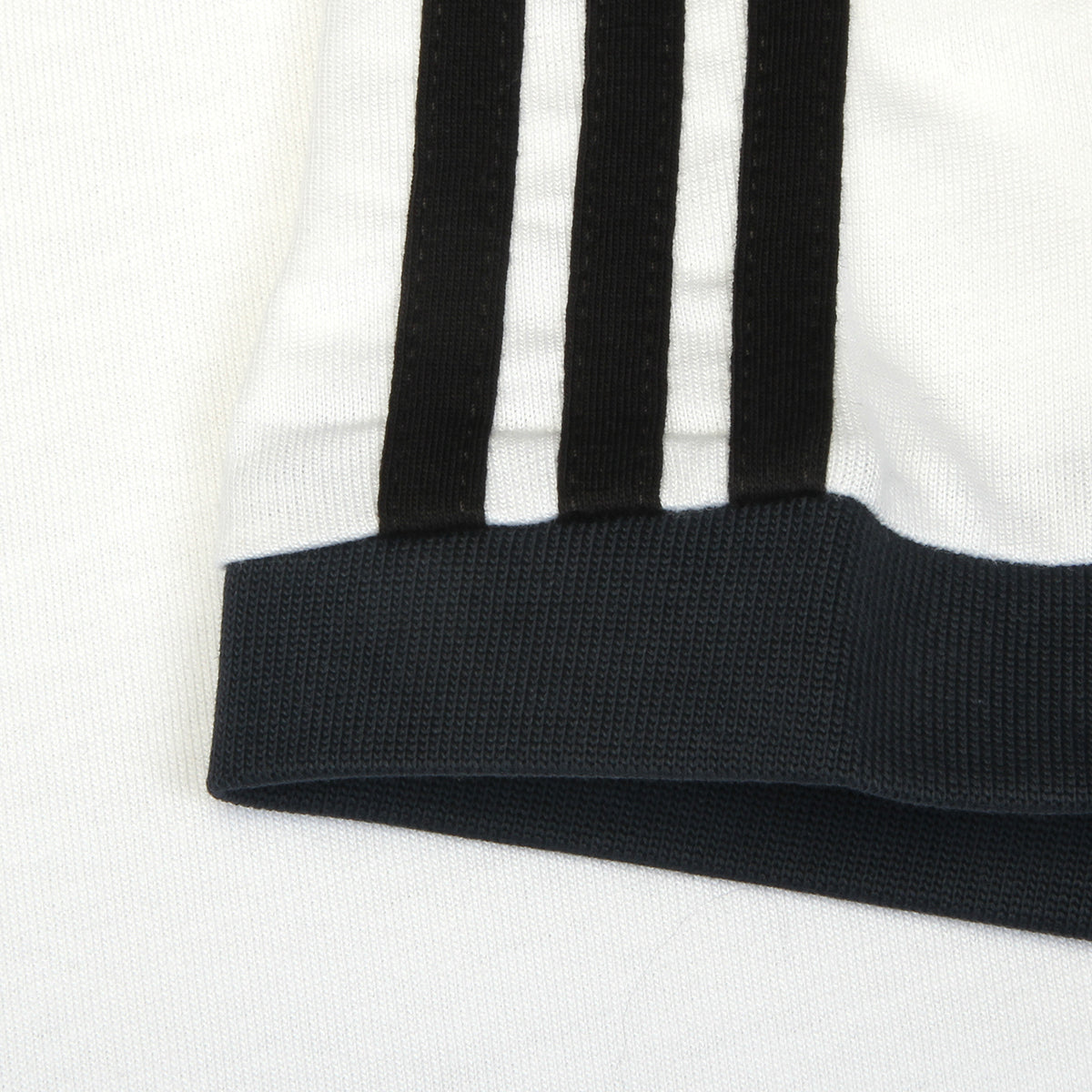 Adidas Skateboarding - Ringer T-Shirt
Style # KS4344
Color : White / Legend Ink