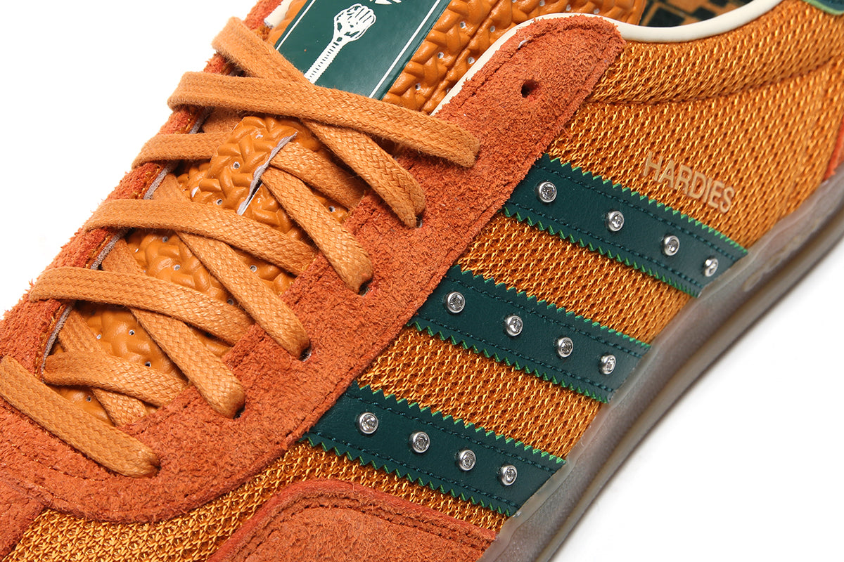 Adidas - Gazelle x Hardies
Style # KI7011
Color : Rustic Orange / Collegiate Green